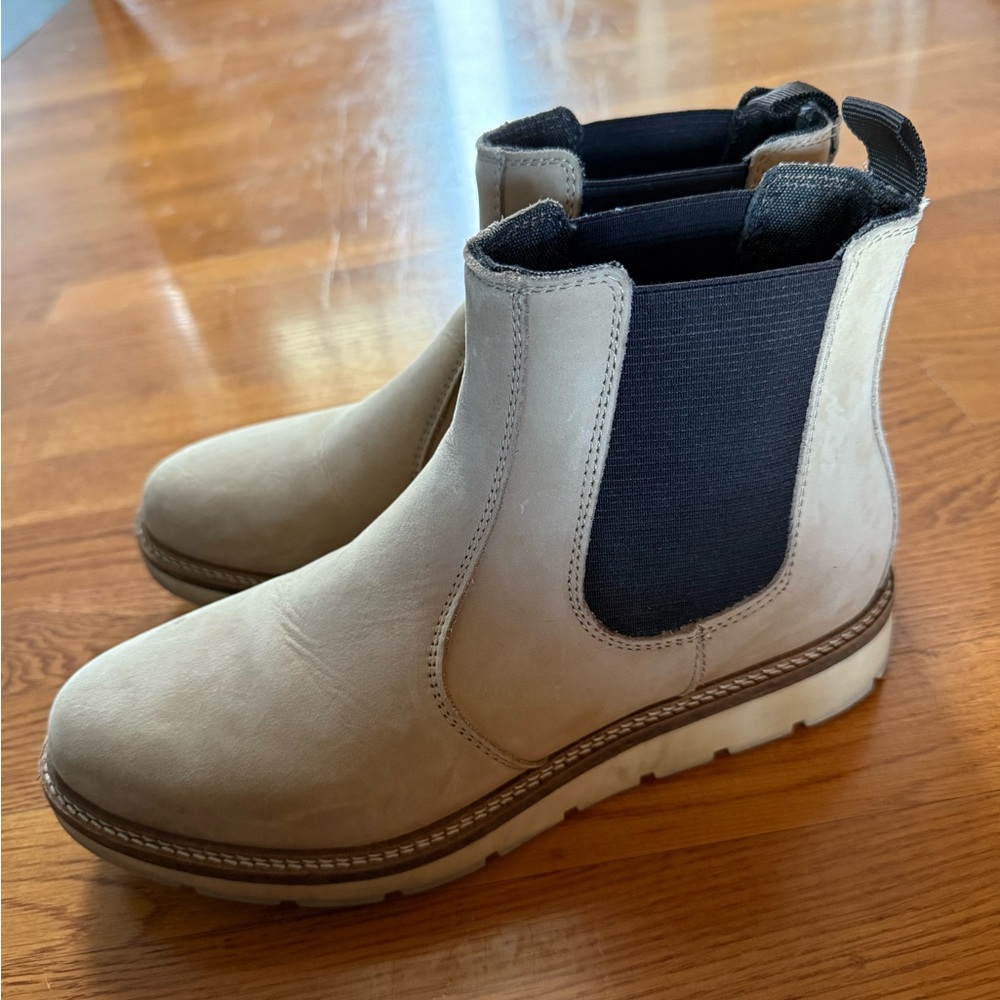 Women’s Tan Chelsea Boots